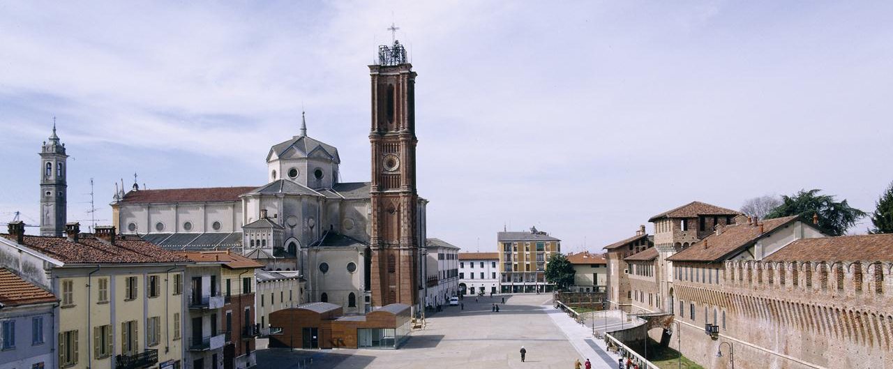 Piazza Galliate Campanile